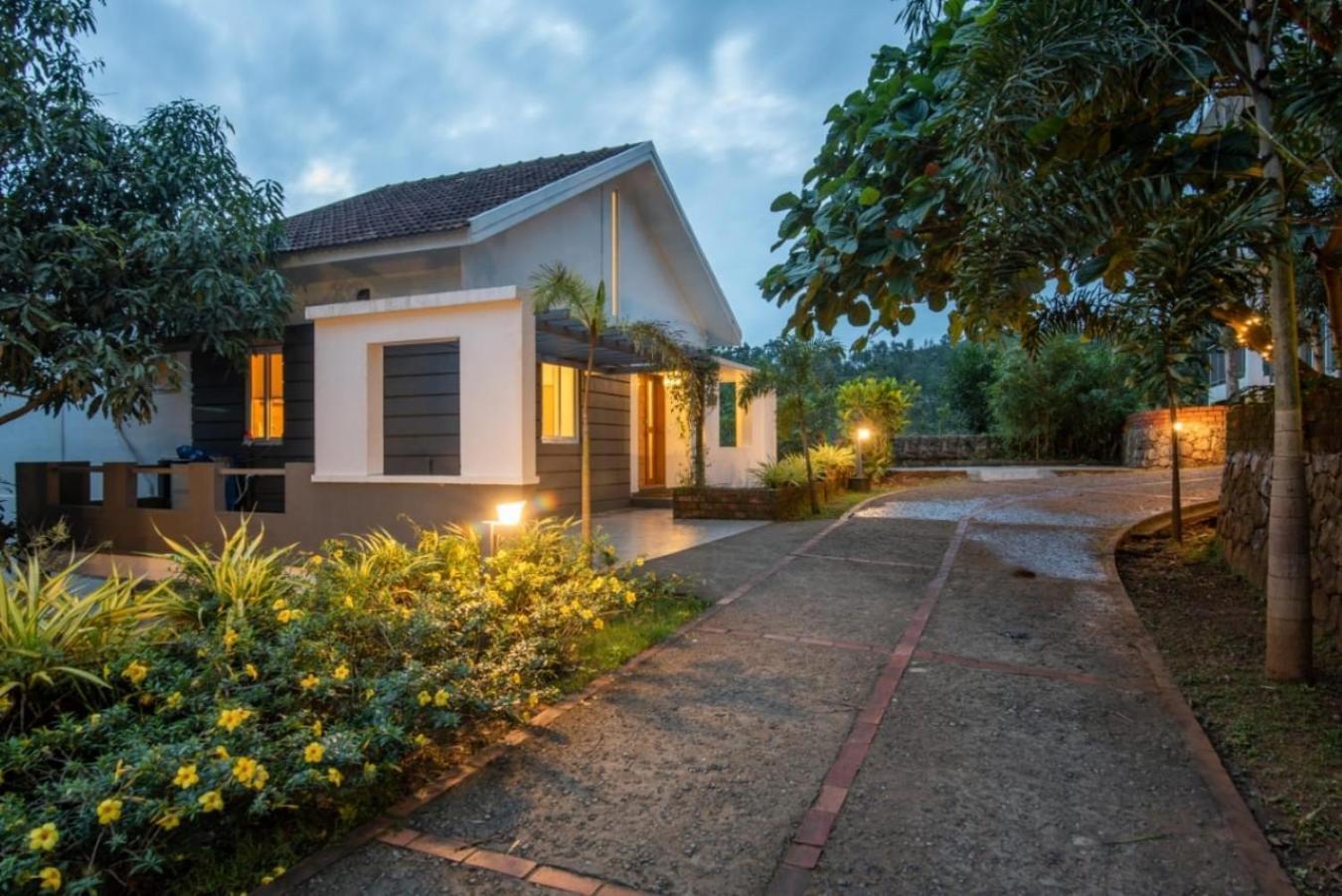 Dazzle Villa Resort Kalpetta Exterior foto